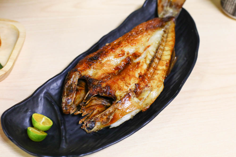 宜蘭壯圍｜海邊民宿Hibnb Guesthouse。寵物友善民宿、燒鳥居酒屋、Q萌柴柴神社、濃濃日式風情、距離秘境海灘走路2分鐘、龜山島