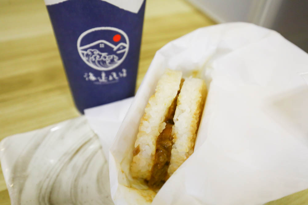 宜蘭壯圍｜海邊民宿Hibnb Guesthouse。寵物友善民宿、燒鳥居酒屋、Q萌柴柴神社、濃濃日式風情、距離秘境海灘走路2分鐘、龜山島