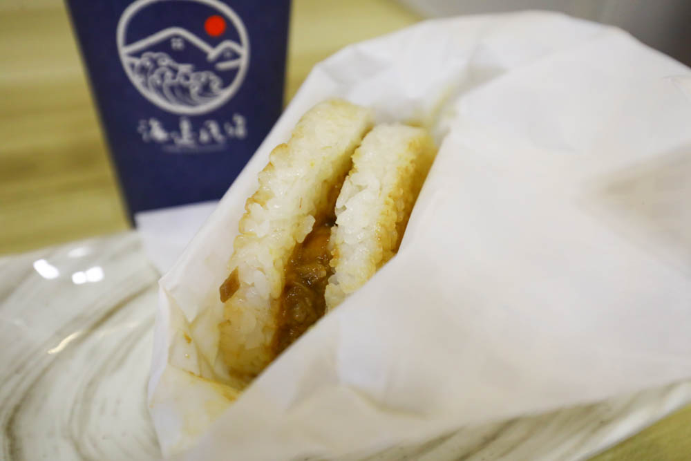 宜蘭壯圍｜海邊民宿Hibnb Guesthouse。寵物友善民宿、燒鳥居酒屋、Q萌柴柴神社、濃濃日式風情、距離秘境海灘走路2分鐘、龜山島