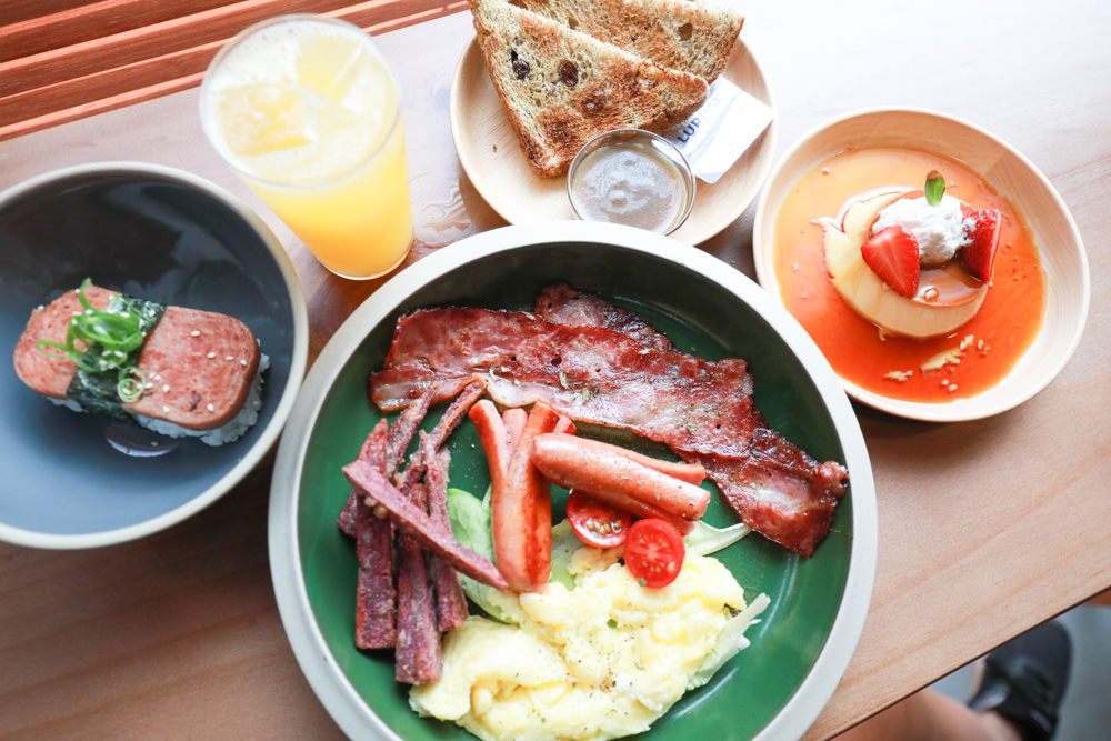 新北深坑美食｜南國深坑。寵物友善餐廳、深坑老街附近的老宅咖啡廳、早午餐、菲律賓炸豬五花肉飯