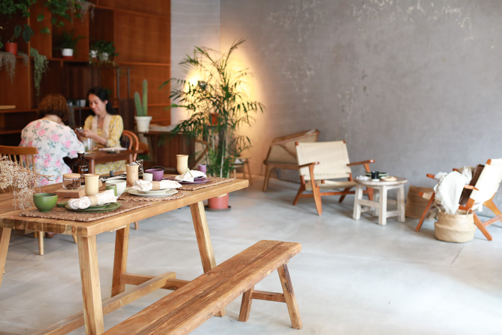 新北深坑美食｜南國深坑。寵物友善餐廳、深坑老街附近的老宅咖啡廳、早午餐、菲律賓炸豬五花肉飯