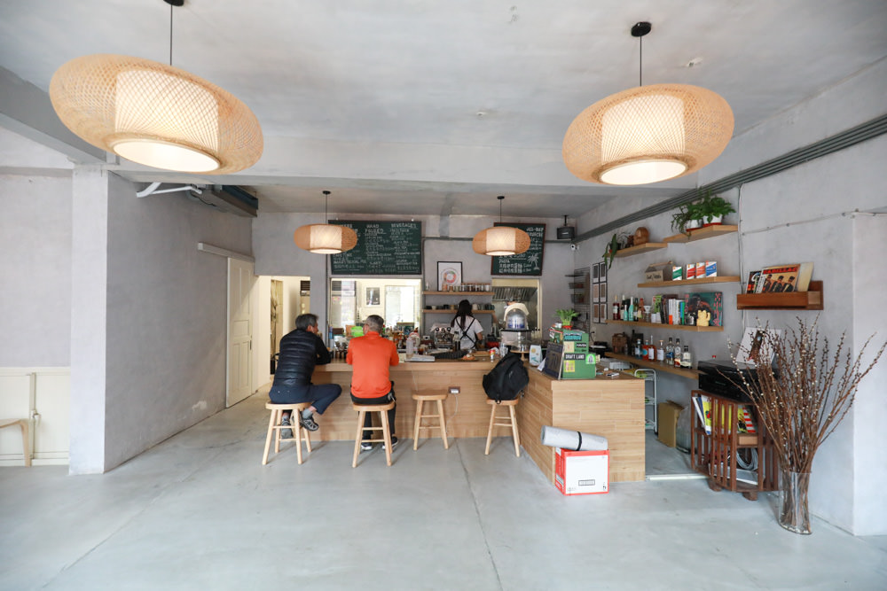 新北深坑美食｜南國深坑。寵物友善餐廳、深坑老街附近的老宅咖啡廳、早午餐、菲律賓炸豬五花肉飯