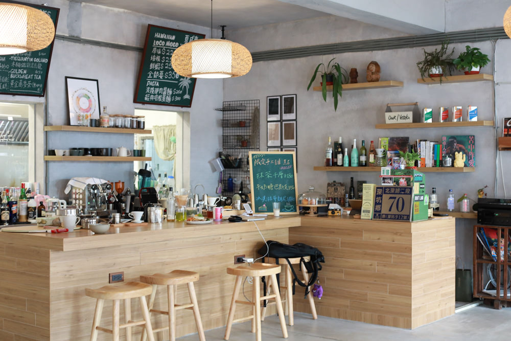 新北深坑美食｜南國深坑。寵物友善餐廳、深坑老街附近的老宅咖啡廳、早午餐、菲律賓炸豬五花肉飯