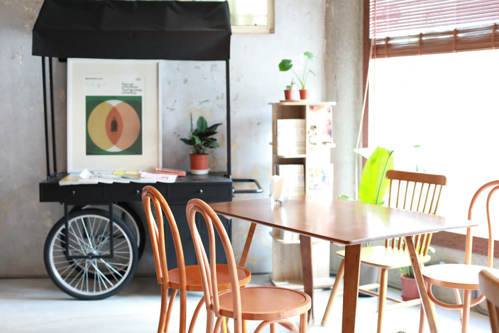 新北深坑美食｜南國深坑。寵物友善餐廳、深坑老街附近的老宅咖啡廳、早午餐、菲律賓炸豬五花肉飯