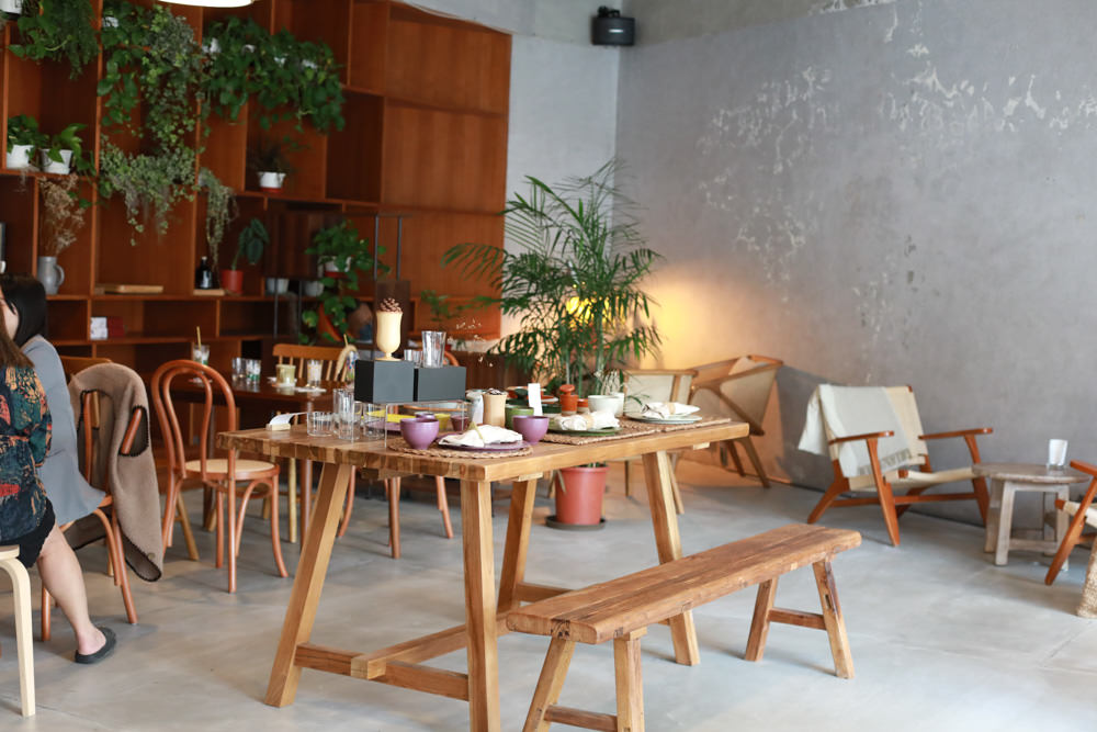 新北深坑美食｜南國深坑。寵物友善餐廳、深坑老街附近的老宅咖啡廳、早午餐、菲律賓炸豬五花肉飯