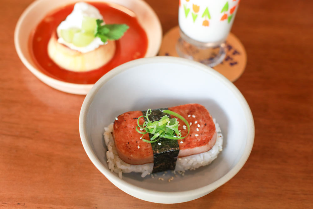 新北深坑美食｜南國深坑。寵物友善餐廳、深坑老街附近的老宅咖啡廳、早午餐、菲律賓炸豬五花肉飯