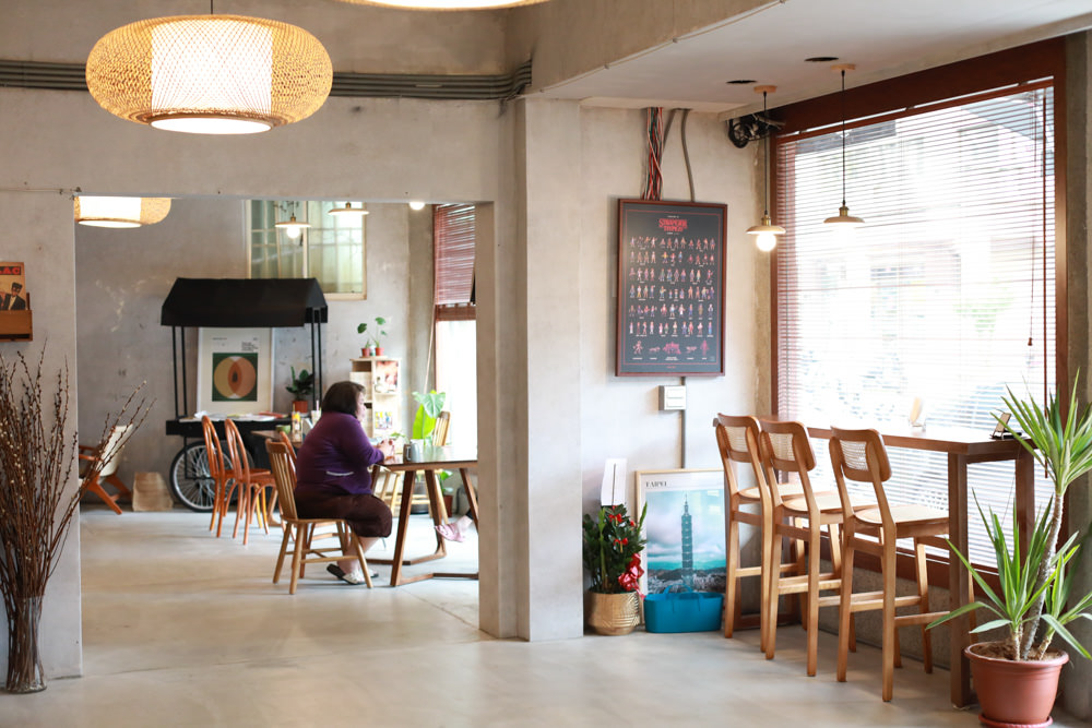 新北深坑美食｜南國深坑。寵物友善餐廳、深坑老街附近的老宅咖啡廳、早午餐、菲律賓炸豬五花肉飯