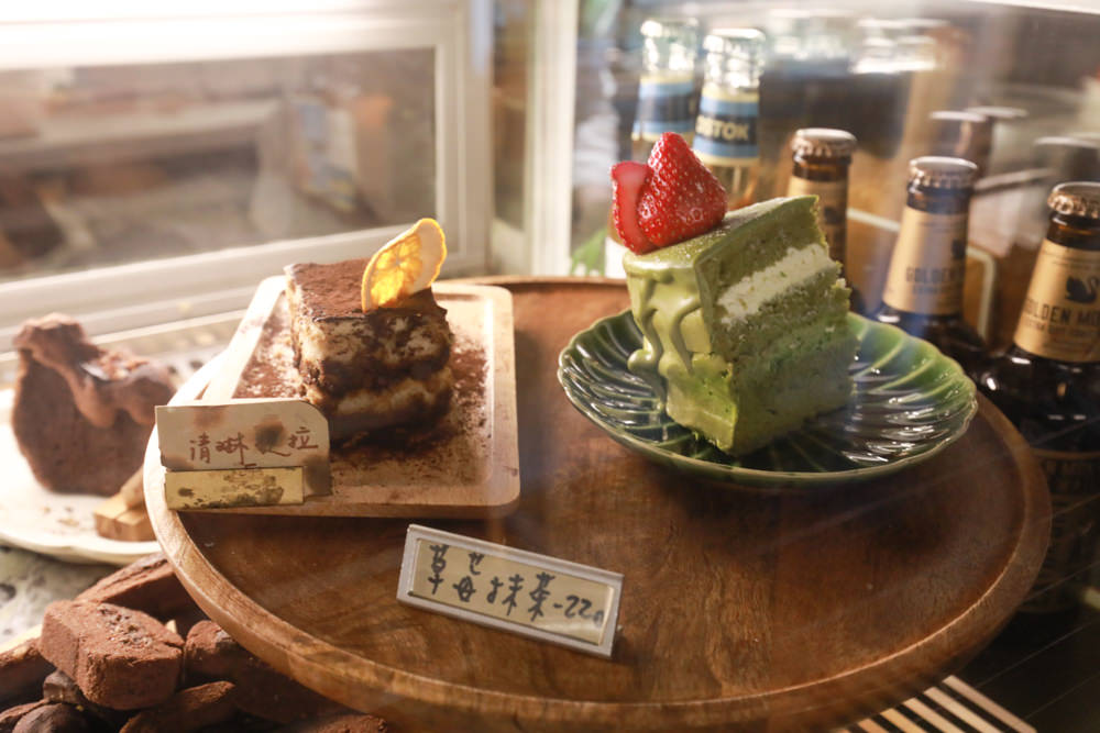 新北三峽美食｜Qm159 清琳咖啡。寵物友善餐廳、從廢墟老屋變身的網美咖啡廳、歐洲古董風格咖啡館