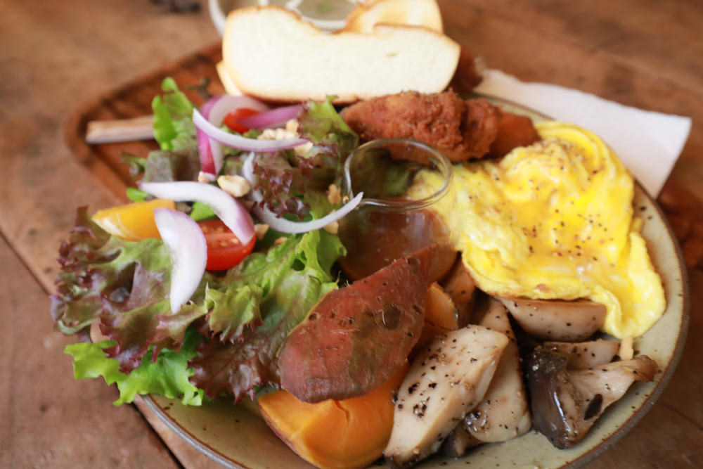 新北三峽美食｜Qm159 清琳咖啡。寵物友善餐廳、從廢墟老屋變身的網美咖啡廳、歐洲古董風格咖啡館