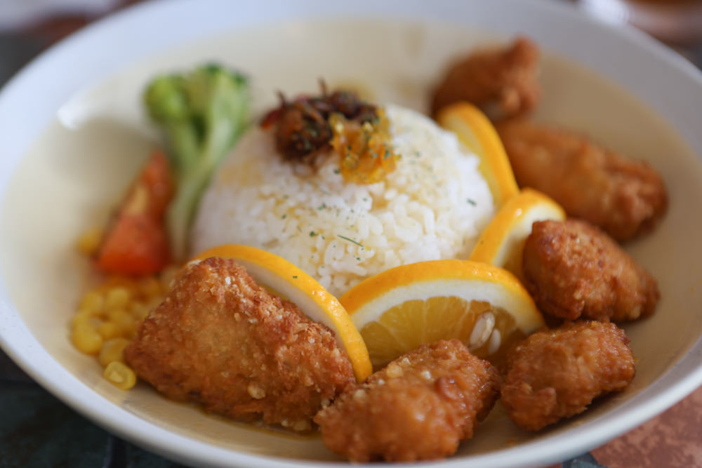 宜蘭頭城|渲咖啡Shine Cafe。無敵海景咖啡廳、寵物友善餐廳、地中海希臘風情、遠眺龜山島 - 第13張圖 宜蘭頭城|渲咖啡Shine Cafe。無敵海景咖啡廳、寵物友善餐廳、地中海希臘風情、遠眺龜山島