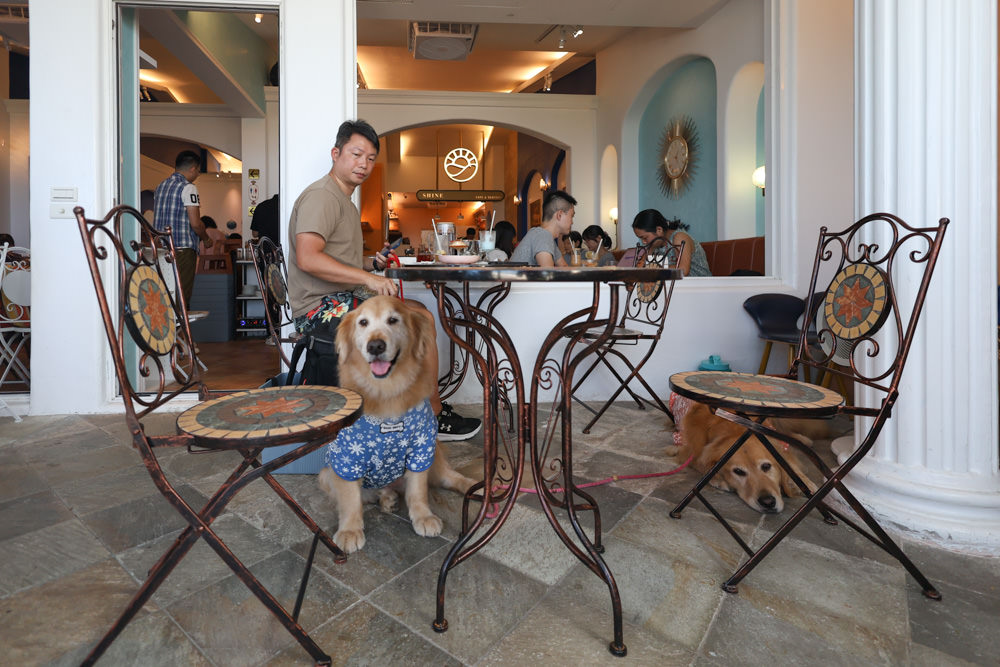 宜蘭頭城|渲咖啡Shine Cafe。無敵海景咖啡廳、寵物友善餐廳、地中海希臘風情、遠眺龜山島 - 第10張圖 宜蘭頭城|渲咖啡Shine Cafe。無敵海景咖啡廳、寵物友善餐廳、地中海希臘風情、遠眺龜山島