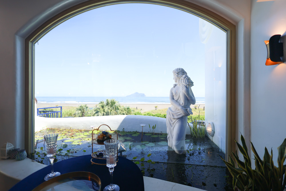 宜蘭頭城|渲咖啡Shine Cafe。無敵海景咖啡廳、寵物友善餐廳、地中海希臘風情、遠眺龜山島 - 第6張圖 宜蘭頭城|渲咖啡Shine Cafe。無敵海景咖啡廳、寵物友善餐廳、地中海希臘風情、遠眺龜山島