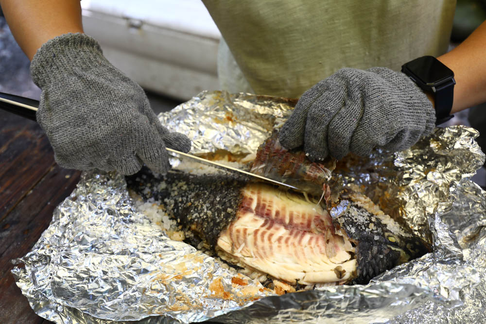 花蓮｜嘻餐町溪畔餐桌。浮誇峽谷下午茶、網美鞦韆吊床、漫步清澈溪流中溯溪、豐盛多元化的美味佳餚、還有窯烤披薩DIY