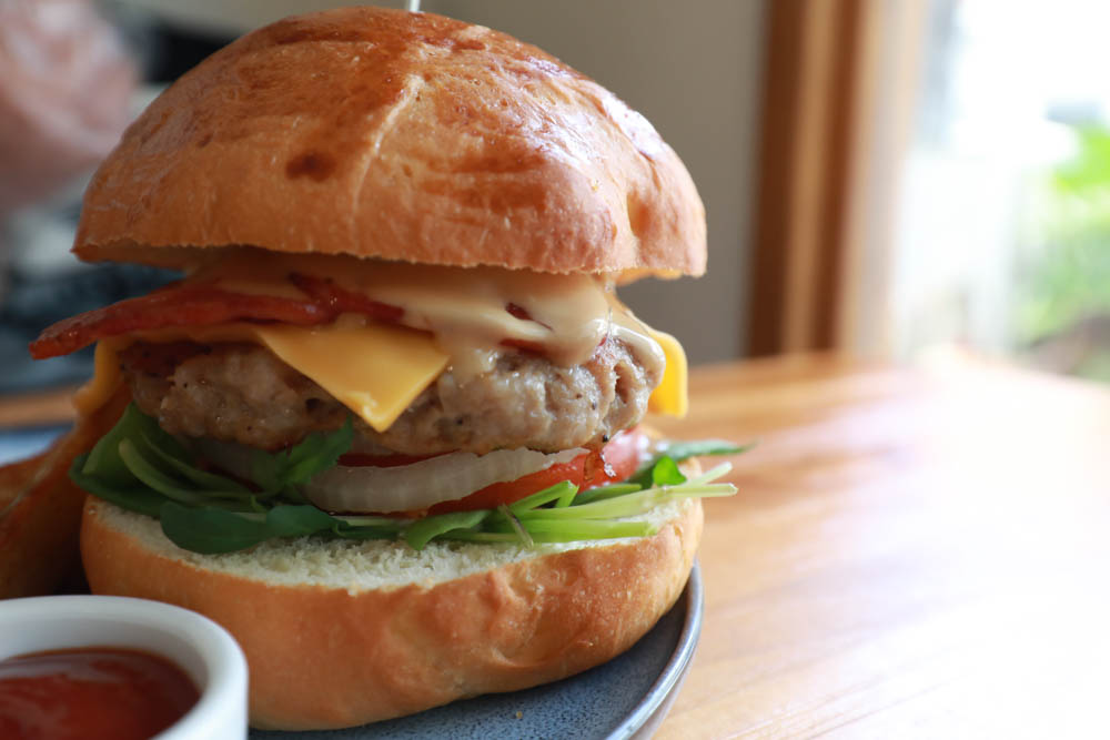 墾丁滿州鄉美食|收假症候群。寵物友善餐廳、邪惡美味超好吃漢堡、超正點奶油啤酒!! - 第12張圖 墾丁滿州鄉美食|收假症候群。寵物友善餐廳、邪惡美味超好吃漢堡、超正點奶油啤酒!!