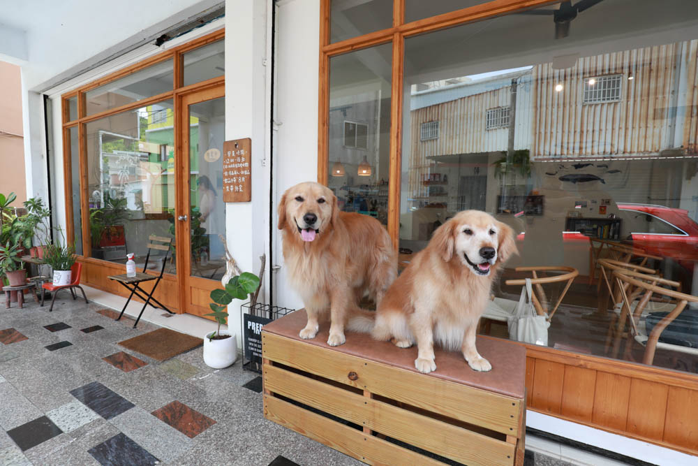 墾丁滿州鄉美食|收假症候群。寵物友善餐廳、邪惡美味超好吃漢堡、超正點奶油啤酒!! - 第2張圖 墾丁滿州鄉美食|收假症候群。寵物友善餐廳、邪惡美味超好吃漢堡、超正點奶油啤酒!!