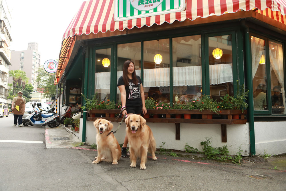 台北大安美食|炭波波喫茶。日本昭和懷舊復古咖啡廳、寵物友善餐廳、公館台大商圈美食 - 第25張圖 台北大安美食|炭波波喫茶。日本昭和懷舊復古咖啡廳、寵物友善餐廳、公館台大商圈美食