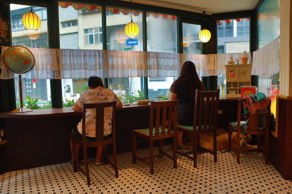 台北大安美食|炭波波喫茶。日本昭和懷舊復古咖啡廳、寵物友善餐廳、公館台大商圈美食 - 第9張圖 台北大安美食|炭波波喫茶。日本昭和懷舊復古咖啡廳、寵物友善餐廳、公館台大商圈美食