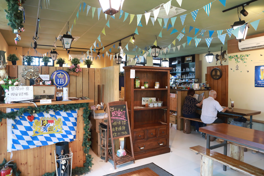 新北三芝美食｜三芝煙燻小棧 Smoky Inn。道地德國豬腳、德式香腸、寵物友善餐廳