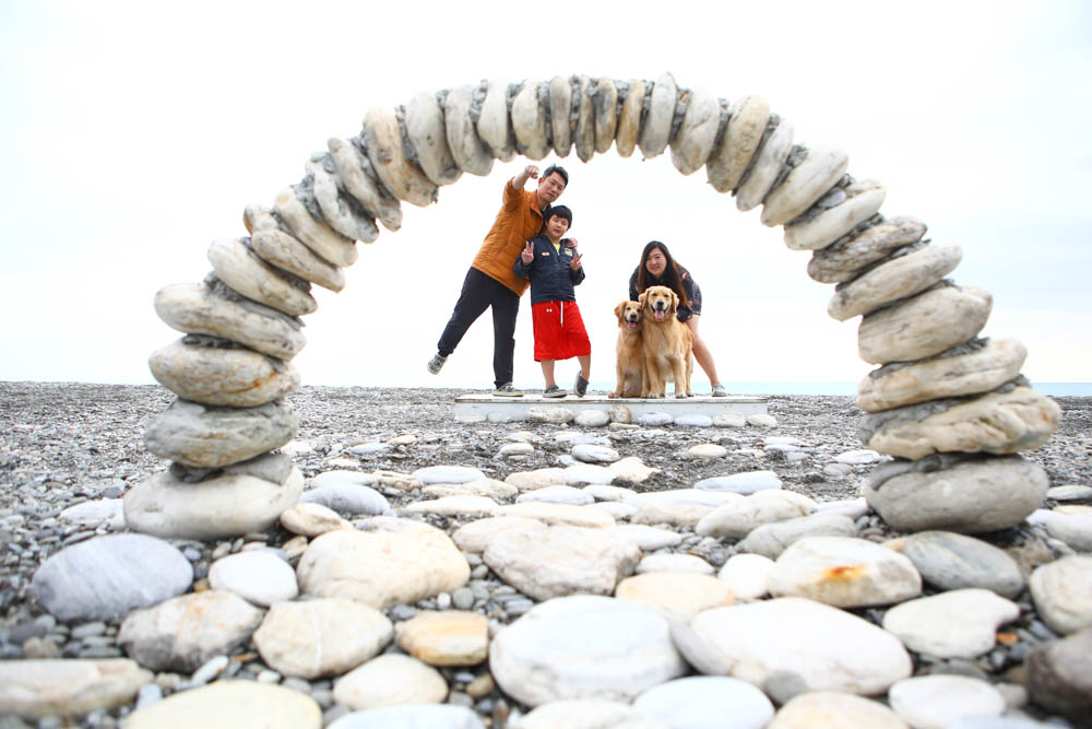 花蓮最夯特色活動｜熊哥海上天梯天空之鏡沙灘車。天空之鏡網美照、沙灘車飆沙、吉普車踏浪