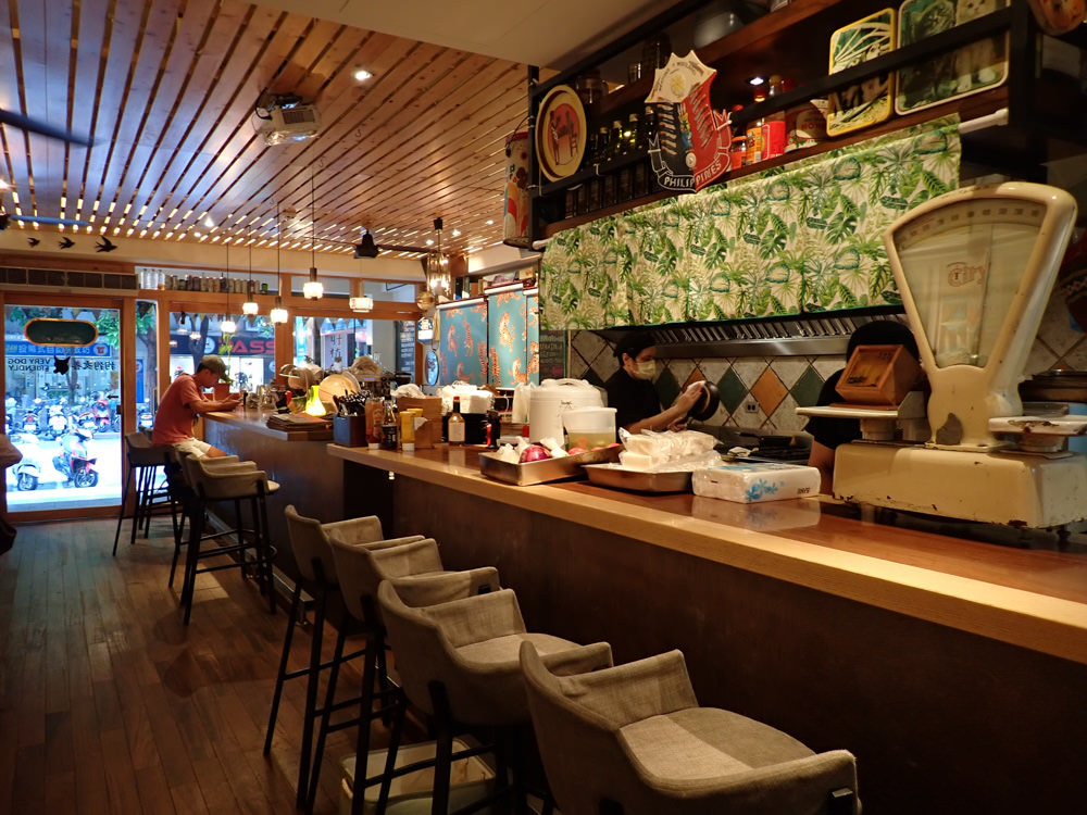 台北中山國中美食｜父母FuMu傳統英式早午餐酒館。寵物友善餐廳、英式大早餐、精釀啤酒