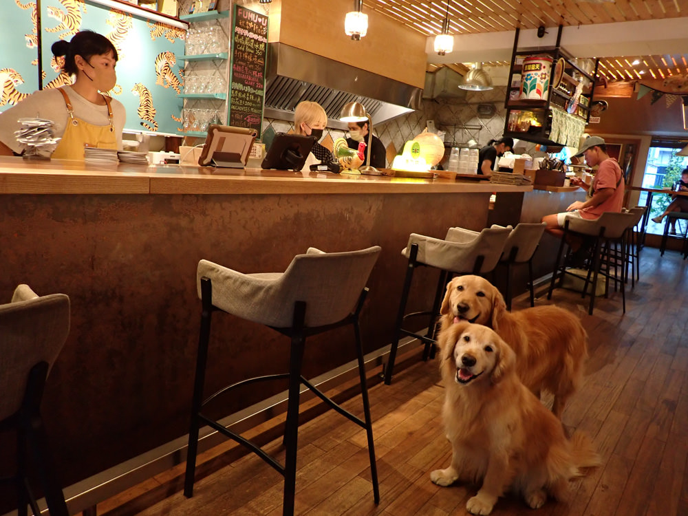 台北中山國中美食｜父母FuMu傳統英式早午餐酒館。寵物友善餐廳、英式大早餐、精釀啤酒
