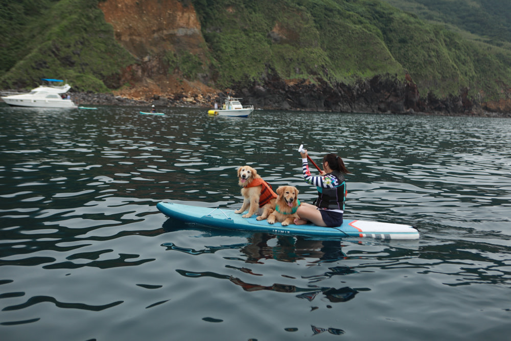 宜蘭頭城｜龜山島牛奶海。宜蘭牛奶海遊艇、SUP立槳體驗、超夢幻蒂芬尼藍的牛奶海絕美美景