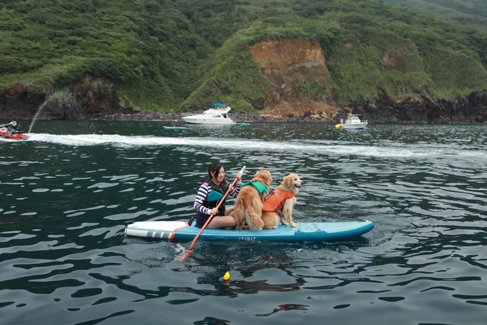 宜蘭頭城｜龜山島牛奶海。宜蘭牛奶海遊艇、SUP立槳體驗、超夢幻蒂芬尼藍的牛奶海絕美美景