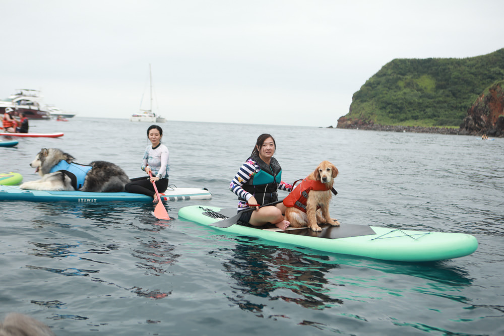 宜蘭頭城｜龜山島牛奶海。宜蘭牛奶海遊艇、SUP立槳體驗、超夢幻蒂芬尼藍的牛奶海絕美美景