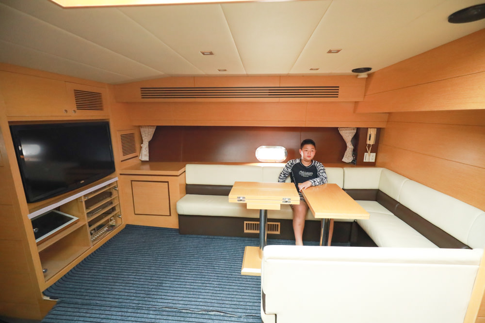 宜蘭頭城｜龜山島牛奶海。宜蘭牛奶海遊艇、SUP立槳體驗、超夢幻蒂芬尼藍的牛奶海絕美美景