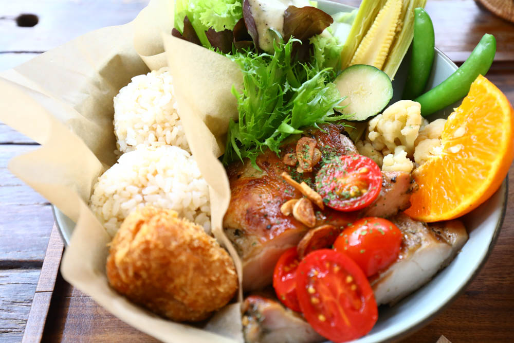 台北內湖美食｜琢手咖啡Caffè Le MANI 。早午餐、老宅咖啡廳、戶外庭院區可攜帶寵物