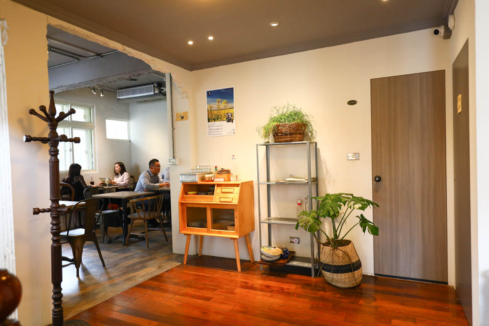 台北內湖美食｜琢手咖啡Caffè Le MANI 。早午餐、老宅咖啡廳、戶外庭院區可攜帶寵物