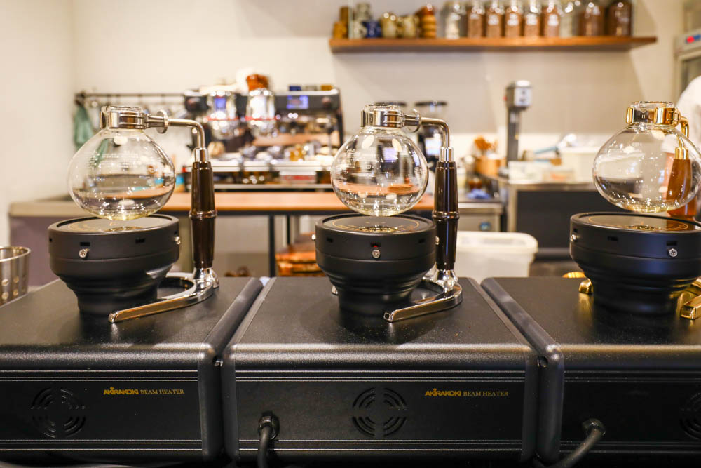 台北內湖美食｜琢手咖啡Caffè Le MANI 。早午餐、老宅咖啡廳、戶外庭院區可攜帶寵物