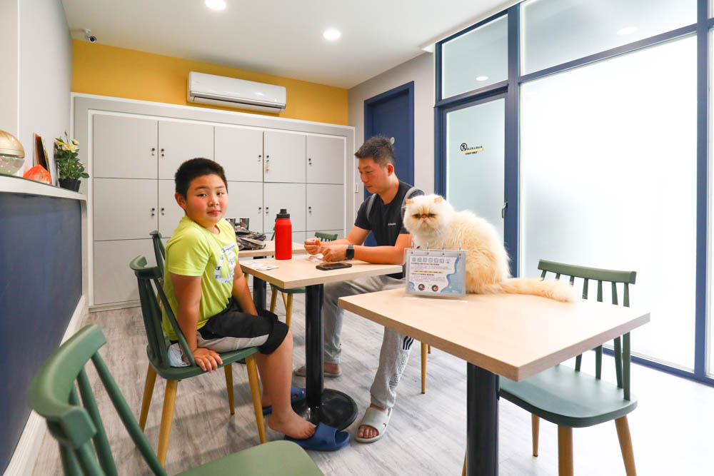 瑋特貓狗SPA生活館｜台中寵物美容頂級碳酸泉SPA、六星級狗狗住宿、寵物旅館、毛爸媽等候區咖啡廳、24小時保母