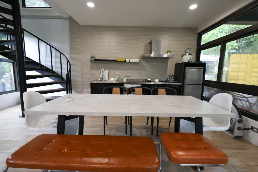 花蓮壽豐包棟泳池民宿｜生活就是VILLA會館II區。寵物友善、可住10人、大草皮、游泳池