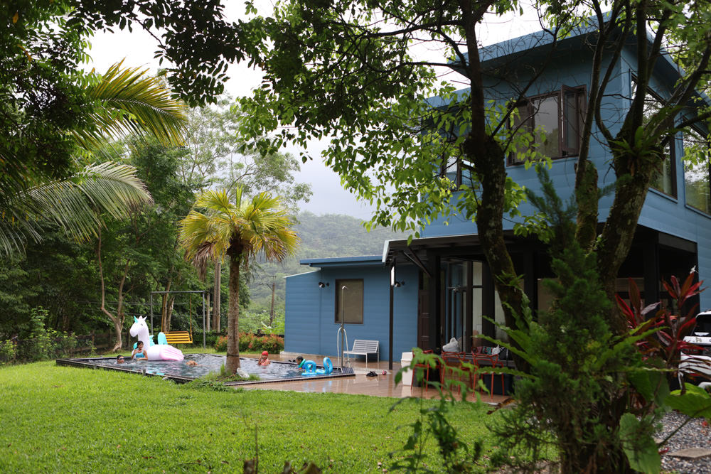 花蓮壽豐包棟泳池民宿｜生活就是VILLA會館II區。寵物友善、可住10人、大草皮、游泳池