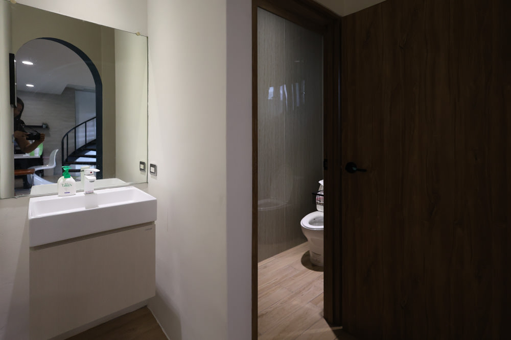 花蓮壽豐包棟泳池民宿｜生活就是VILLA會館II區。寵物友善、可住10人、大草皮、游泳池