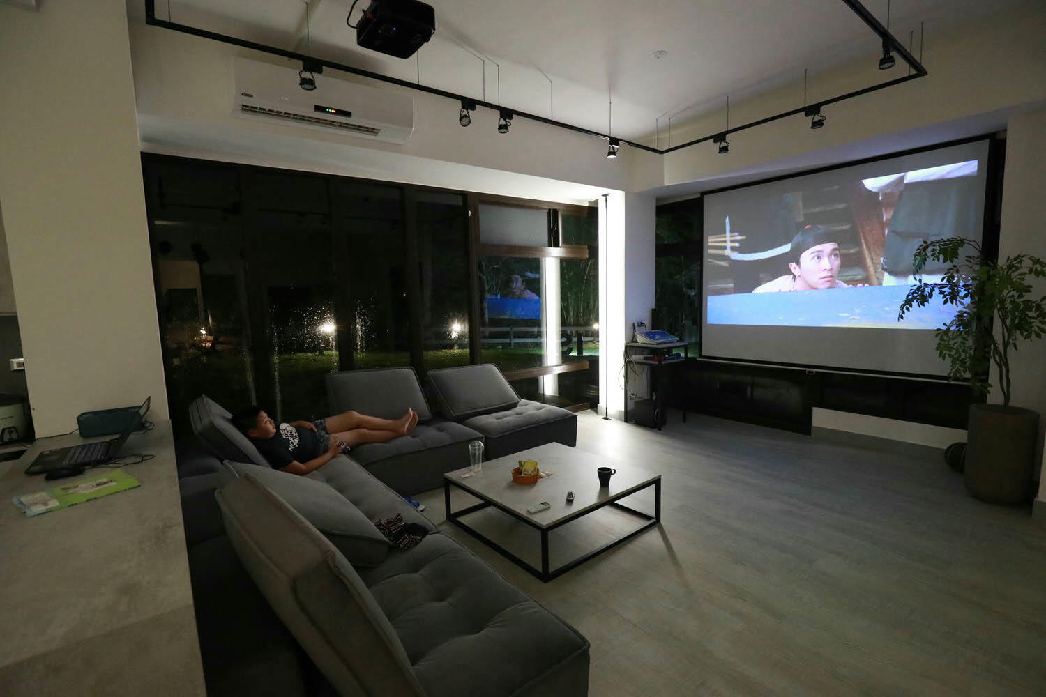 花蓮包棟泳池民宿|生活就是VILLA會館 I區。寵物友善、游泳池、大草皮、獨棟villa - 第33張圖 花蓮包棟泳池民宿|生活就是VILLA會館 I區。寵物友善、游泳池、大草皮、獨棟villa