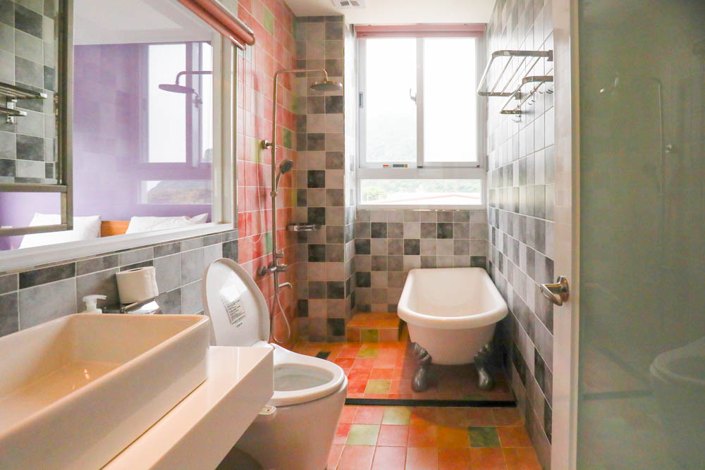 宜蘭東澳｜睡海邊民宿。東澳車站旁、近粉鳥林海灘、粉鳥林秘境、寵物友善