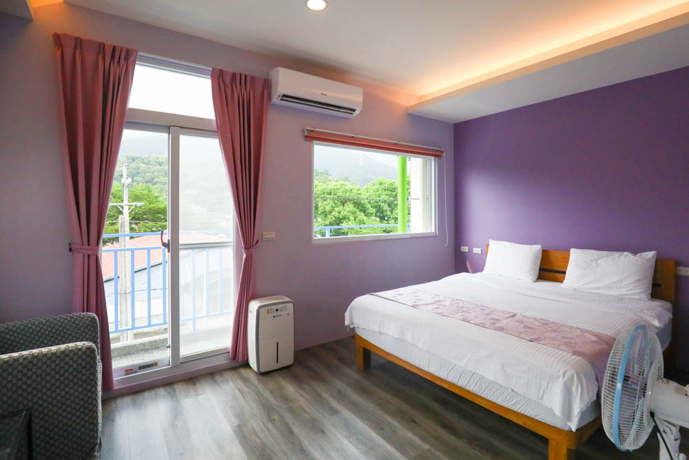 宜蘭東澳｜睡海邊民宿。東澳車站旁、近粉鳥林海灘、粉鳥林秘境、寵物友善