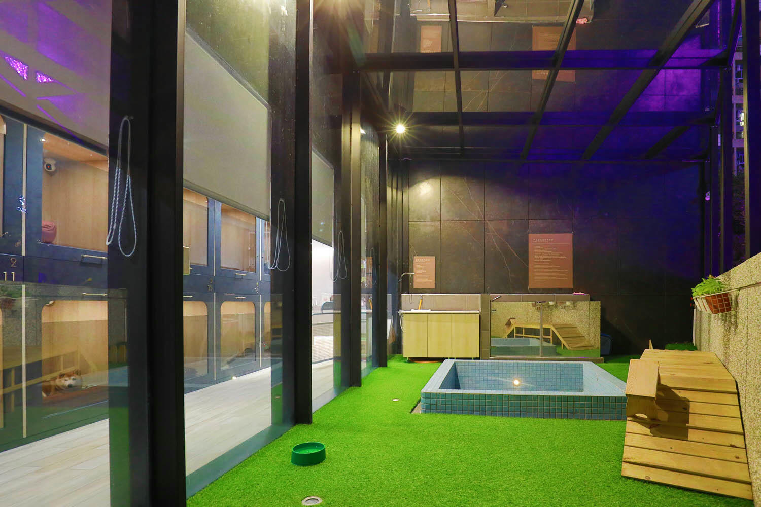 宜蘭礁溪溫泉飯店推薦｜礁溪寒沐酒店。宜蘭親子飯店首選、寵沐苑寵物旅館、滑水道泳池、兒童遊樂區、電競室、賽車道、溫泉SPA