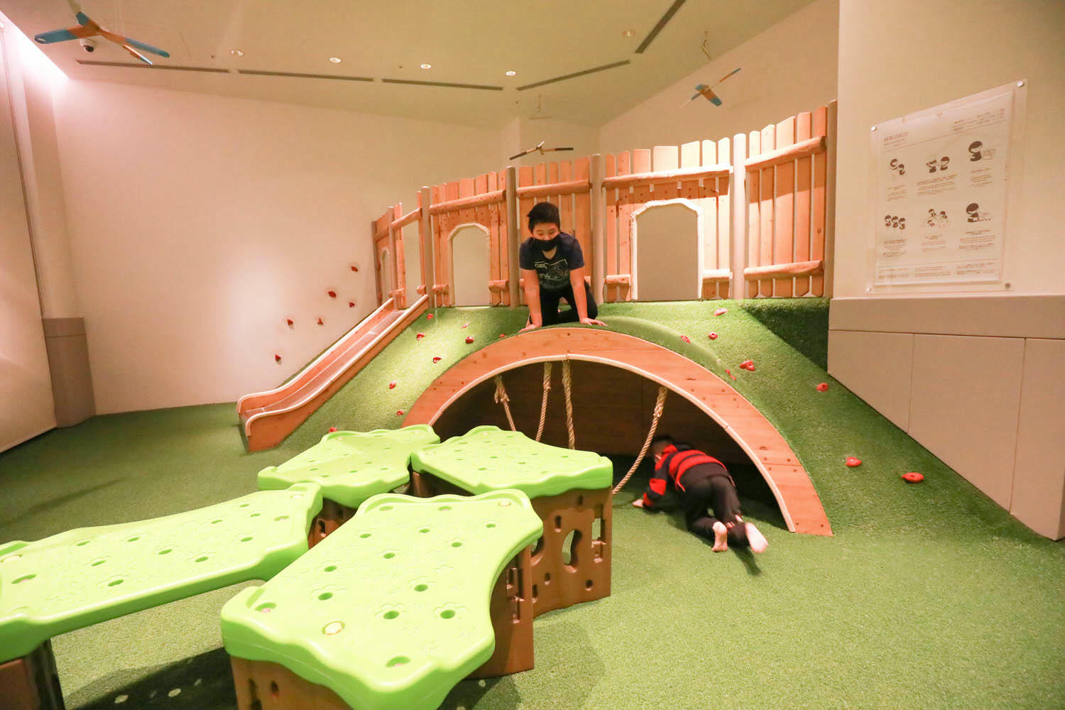 宜蘭礁溪溫泉飯店推薦｜礁溪寒沐酒店。宜蘭親子飯店首選、寵沐苑寵物旅館、滑水道泳池、兒童遊樂區、電競室、賽車道、溫泉SPA