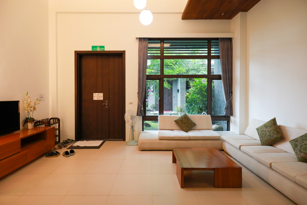 宜蘭礁溪。靜界溫泉會館。寵物友善民宿、日系風格獨棟Villa，可包棟，每間房間都有溫泉池可泡湯