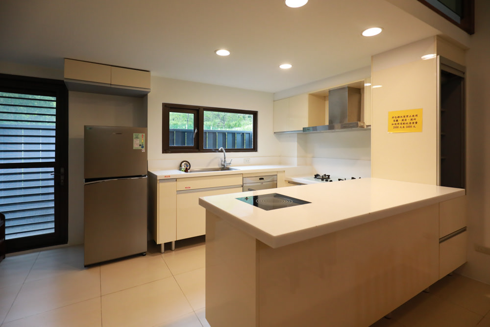 宜蘭礁溪。靜界溫泉會館。寵物友善民宿、日系風格獨棟Villa，可包棟，每間房間都有溫泉池可泡湯