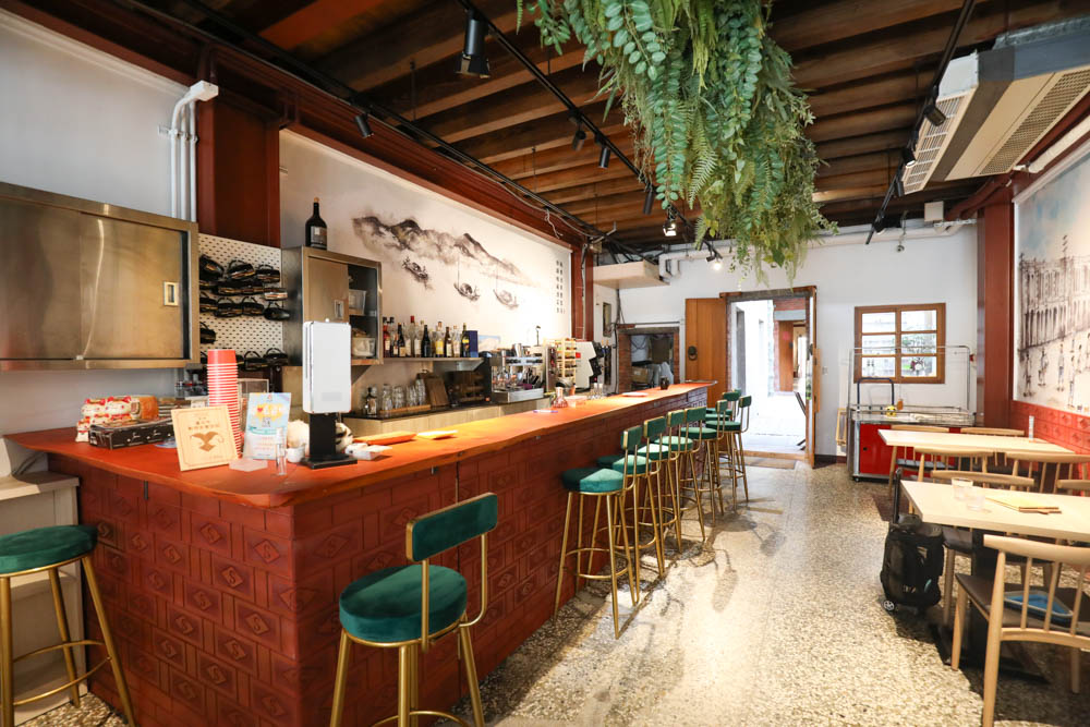 台北大稻埕迪化街美食|稻邸 D. House 親子寵物友善餐廳。絕美老宅、古色古香百年老宅邸、老屋咖啡廳 - 第4張圖 台北大稻埕迪化街美食|稻邸 D. House 親子寵物友善餐廳。絕美老宅、古色古香百年老宅邸、老屋咖啡廳