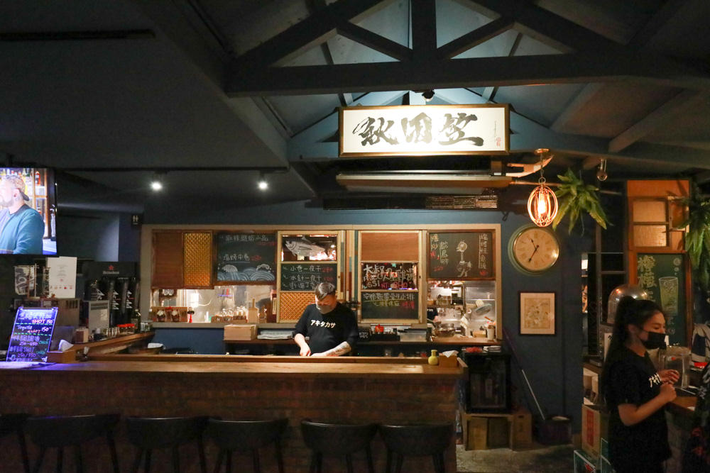 台中西區美食｜秋田笠 Izakaya。寵物友善餐廳、居酒屋、燒烤串燒、台中必吃宵夜 、深夜食堂