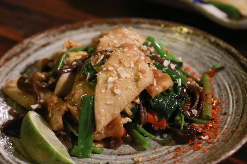 台中西區美食｜秋田笠 Izakaya。寵物友善餐廳、居酒屋、燒烤串燒、台中必吃宵夜 、深夜食堂