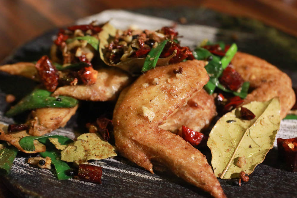 台中西區美食｜秋田笠 Izakaya。寵物友善餐廳、居酒屋、燒烤串燒、台中必吃宵夜 、深夜食堂