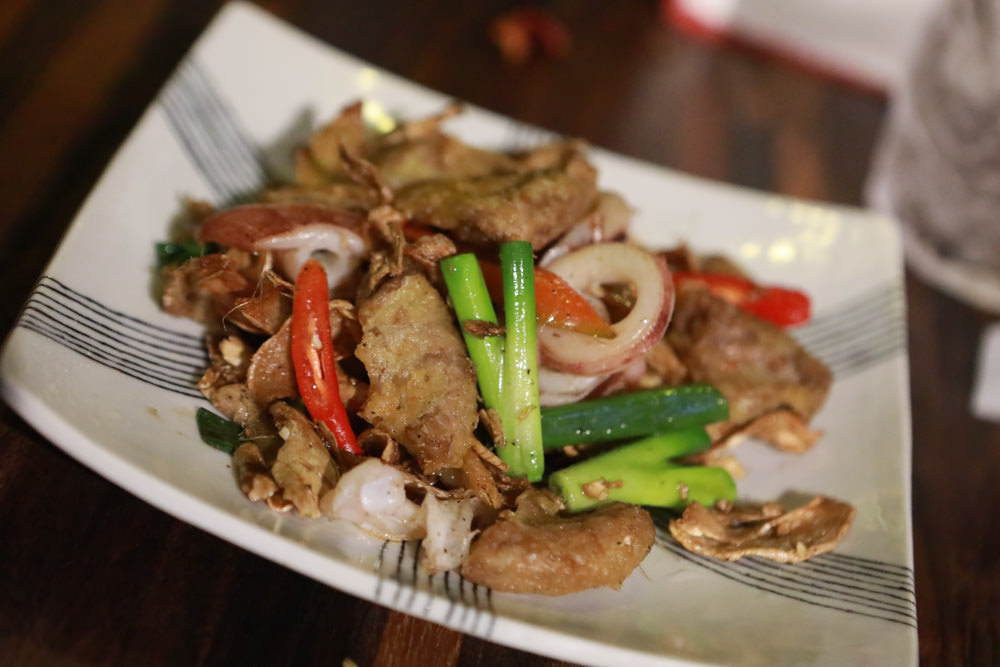 台中西區美食｜秋田笠 Izakaya。寵物友善餐廳、居酒屋、燒烤串燒、台中必吃宵夜 、深夜食堂