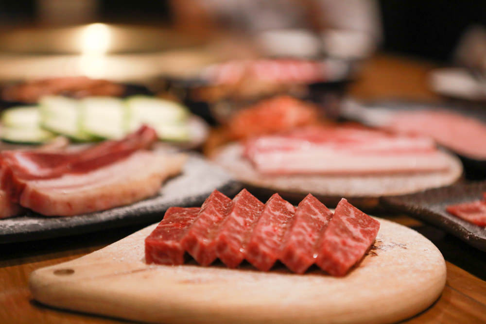 竹北美食|米燒肉炭火小酒館竹北店。新鮮平價燒肉店、單點燒肉、專業烤、必吃燒烤、新竹竹北寵物友善餐廳、小包廂、 - 第15張圖 竹北美食|米燒肉炭火小酒館竹北店。新鮮平價燒肉店、單點燒肉、專業烤、必吃燒烤、新竹竹北寵物友善餐廳、小包廂、