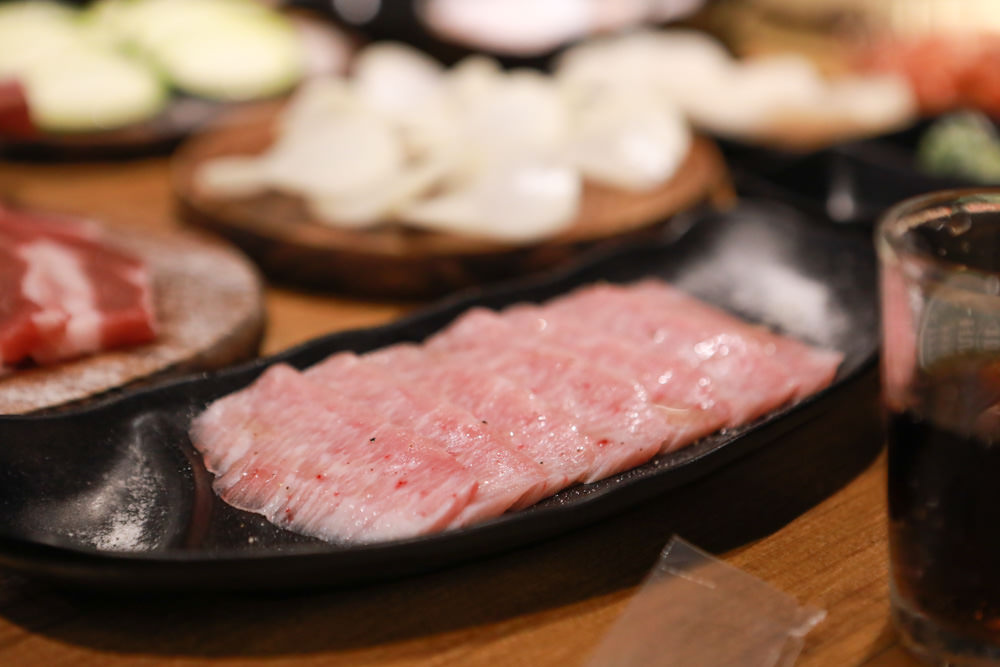 竹北美食|米燒肉炭火小酒館竹北店。新鮮平價燒肉店、單點燒肉、專業烤、必吃燒烤、新竹竹北寵物友善餐廳、小包廂、 - 第17張圖 竹北美食|米燒肉炭火小酒館竹北店。新鮮平價燒肉店、單點燒肉、專業烤、必吃燒烤、新竹竹北寵物友善餐廳、小包廂、